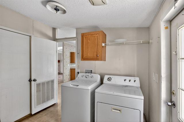 41933 PINE VALLEY DRIVE, Paisley, FL 32767