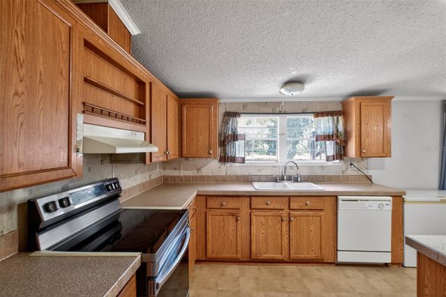 41933 PINE VALLEY DRIVE, Paisley, FL 32767