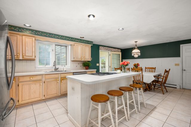6 Viking Ln, Sandwich, MA 02563
