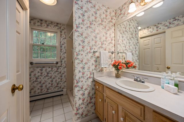 6 Viking Ln, Sandwich, MA 02563