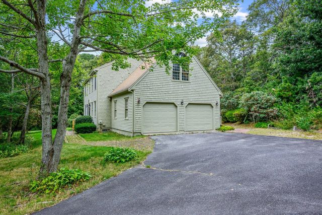 6 Viking Ln, Sandwich, MA 02563