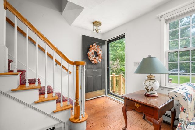 6 Viking Ln, Sandwich, MA 02563