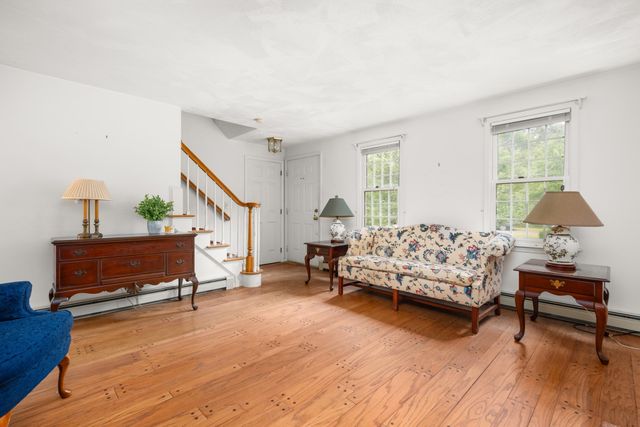 6 Viking Ln, Sandwich, MA 02563