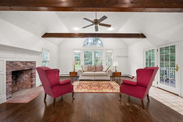 6 Viking Ln, Sandwich, MA 02563
