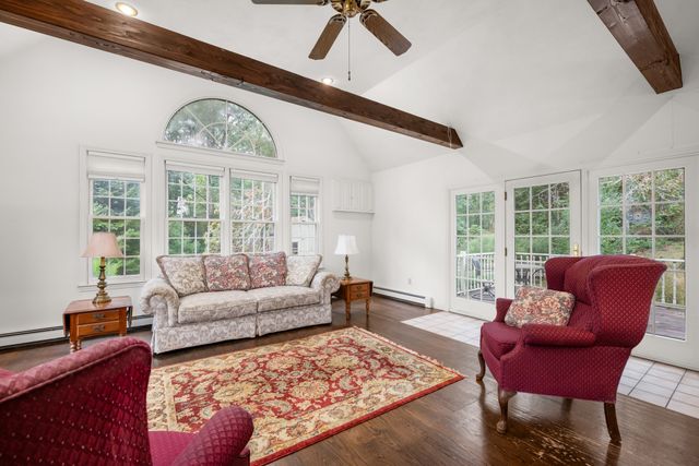 6 Viking Ln, Sandwich, MA 02563