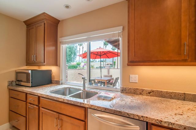 48275 Racquet Lane, Palm Desert, CA 92260