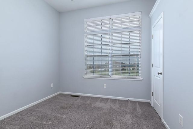 6983 141st Street, Basehor, KS 66007