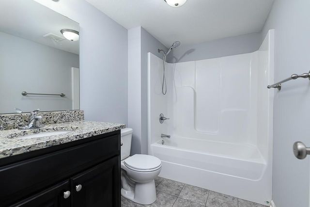 6983 141st Street, Basehor, KS 66007