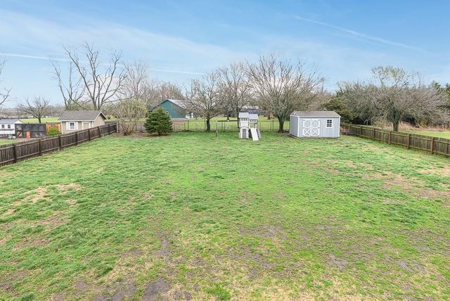 6983 141st Street, Basehor, KS 66007