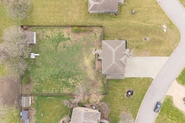 6983 141st Street, Basehor, KS 66007