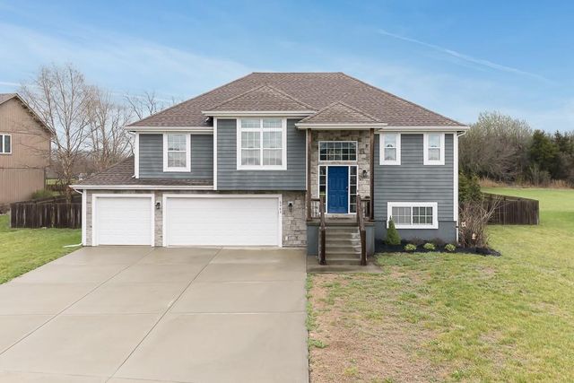 6983 141st Street, Basehor, KS 66007