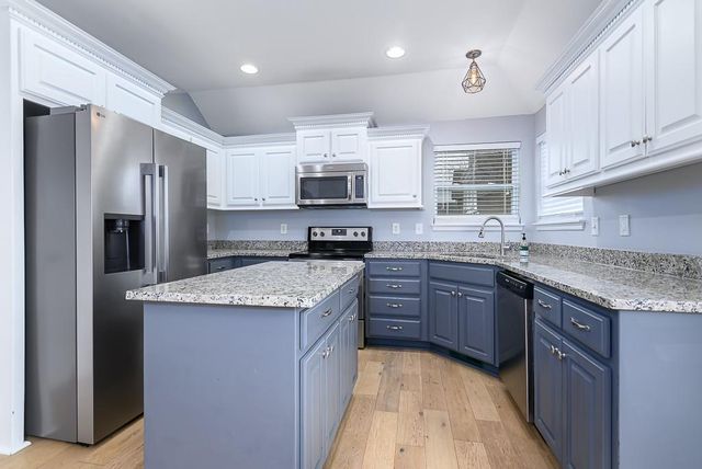 6983 141st Street, Basehor, KS 66007