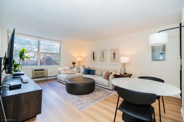 3033 N Sheridan Road 307, Chicago, IL 60657