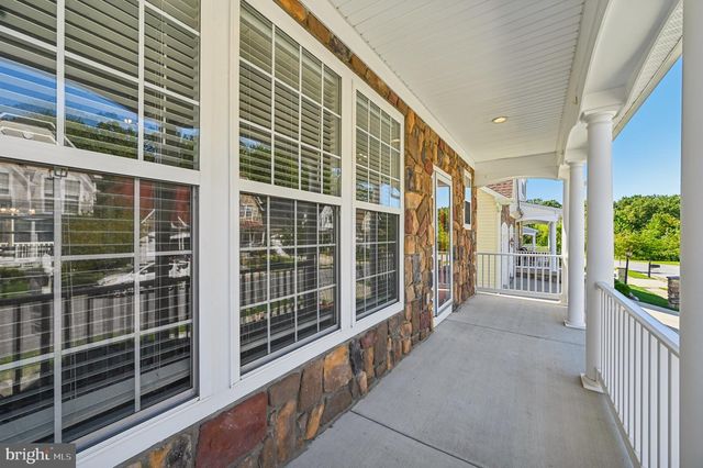 209 VALE CREST CT, Essex, MD 21221