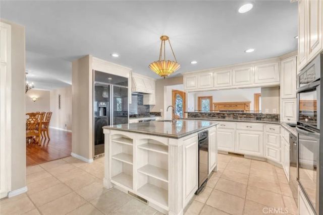 9824 Baden Avenue, Chatsworth, CA 91311