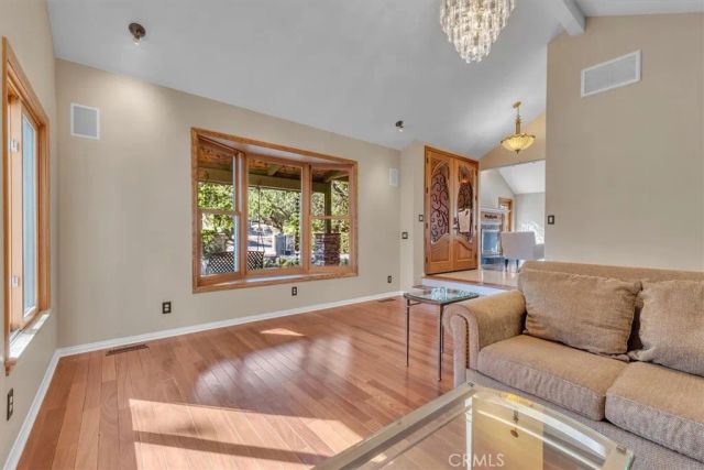 9824 Baden Avenue, Chatsworth, CA 91311