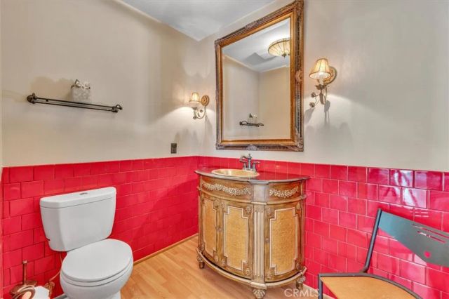 9824 Baden Avenue, Chatsworth, CA 91311