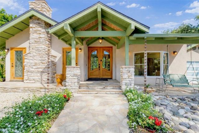 9824 Baden Avenue, Chatsworth, CA 91311