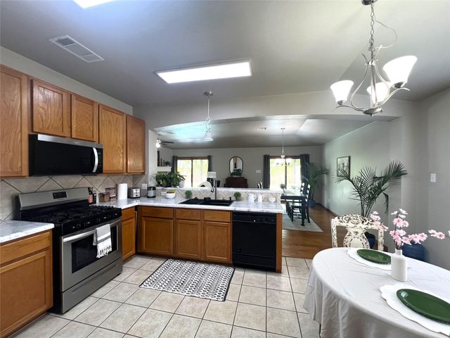 404 Patton CV, Bastrop, TX 78602