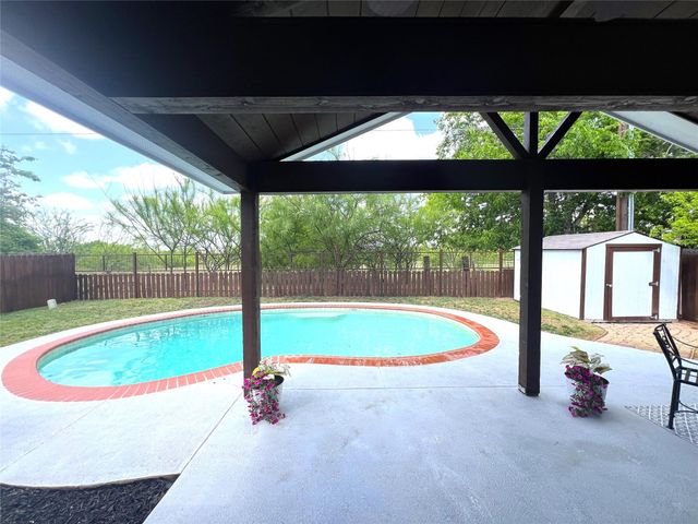 404 Patton CV, Bastrop, TX 78602
