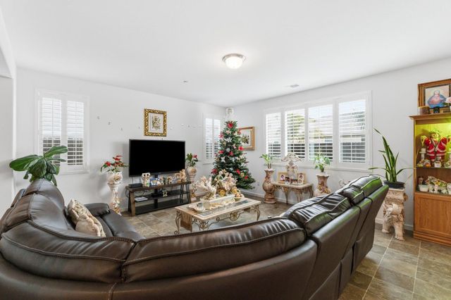 6349 W Acacia Avenue, Fresno, CA 93723