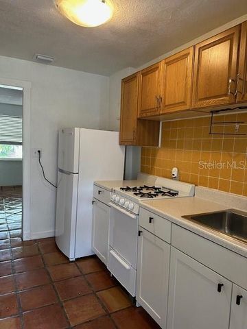 2120 E WASHINGTON STREET, Orlando, FL 32803