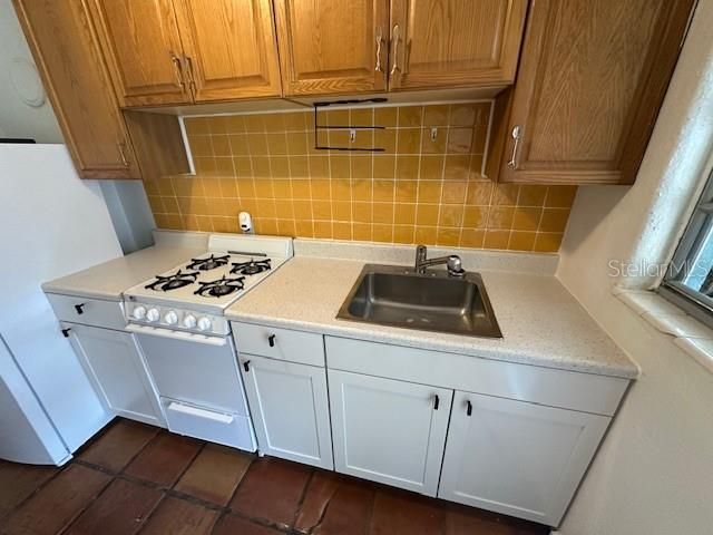 2120 E WASHINGTON STREET, Orlando, FL 32803