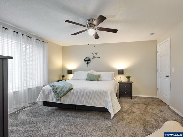 1353 Jodi Dr, Silverton, OR 97381