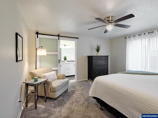 1353 Jodi Dr, Silverton, OR 97381