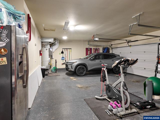 1353 Jodi Dr, Silverton, OR 97381