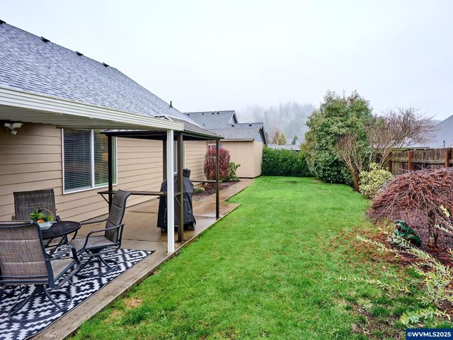 1353 Jodi Dr, Silverton, OR 97381