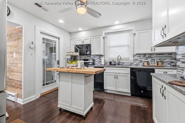16 B Street, St Albans, WV 25177