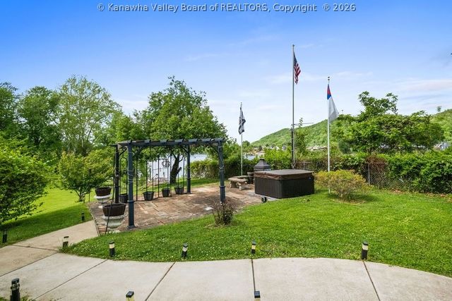 16 B Street, St Albans, WV 25177