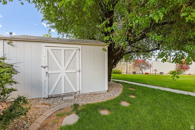 175 W WASHINGTON AVE, Murray, UT 84107
