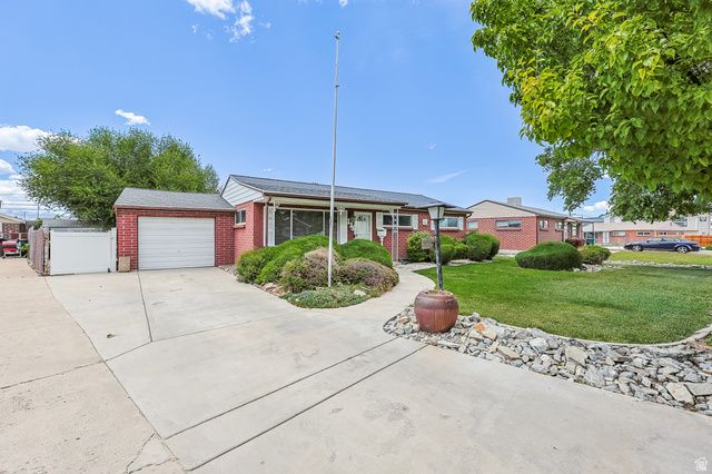 175 W WASHINGTON AVE, Murray, UT 84107