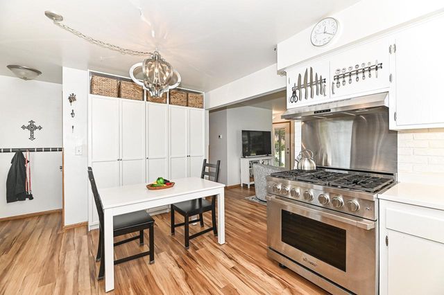 3020 Navajo TRAIL, Racine, WI 53404