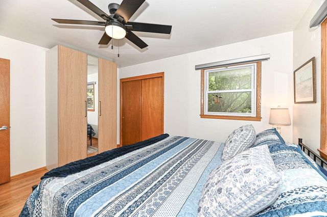 3020 Navajo TRAIL, Racine, WI 53404