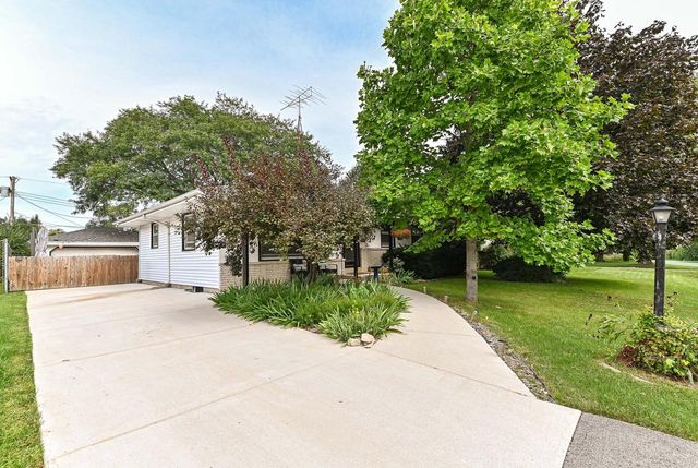 3020 Navajo TRAIL, Racine, WI 53404