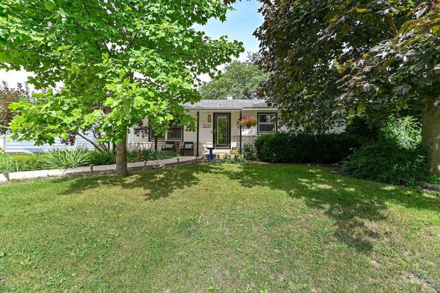 3020 Navajo TRAIL, Racine, WI 53404