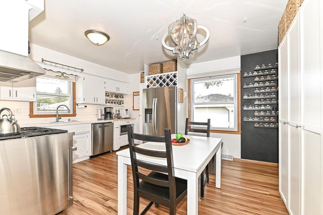3020 Navajo TRAIL, Racine, WI 53404