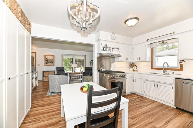 3020 Navajo TRAIL, Racine, WI 53404