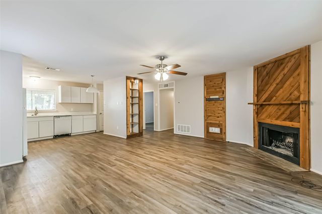83 Marabou Place, The Woodlands, TX 77380