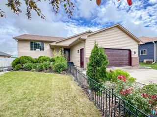 6620 N Angel Ave, Sioux Falls, SD 57104