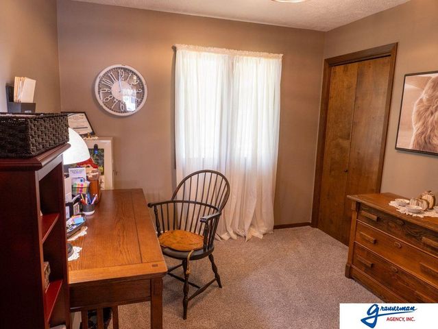 7061 E Maple Road, Holmesville, NE 68310