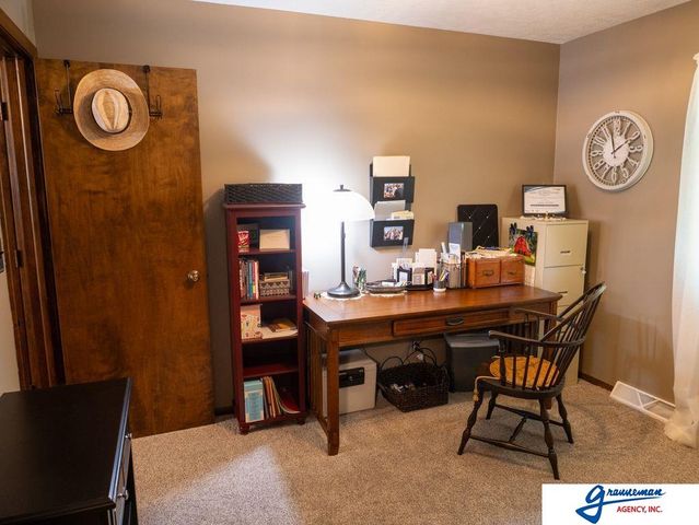 7061 E Maple Road, Holmesville, NE 68310