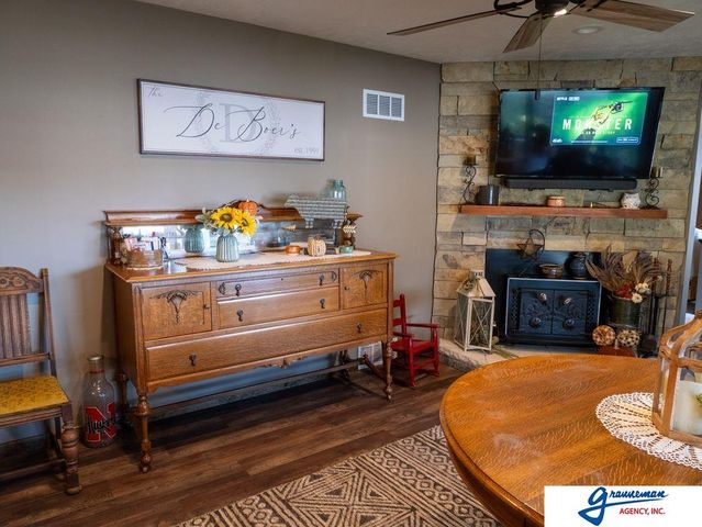 7061 E Maple Road, Holmesville, NE 68310