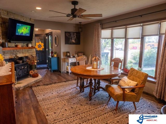 7061 E Maple Road, Holmesville, NE 68310