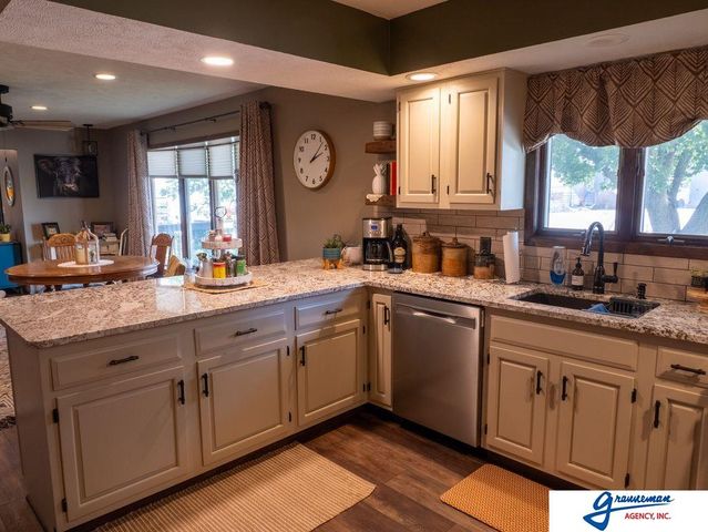 7061 E Maple Road, Holmesville, NE 68310