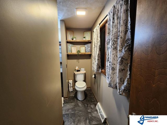 7061 E Maple Road, Holmesville, NE 68310