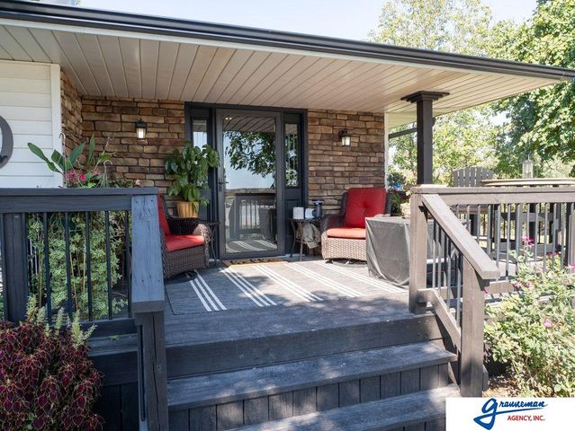 7061 E Maple Road, Holmesville, NE 68310